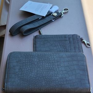 Clutch/Wallet with 2 wrist straps&card/coin wallet;31 "all about the benjamins"